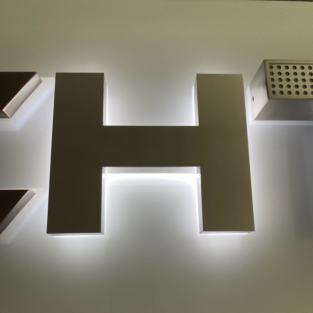 H yacht letter detail